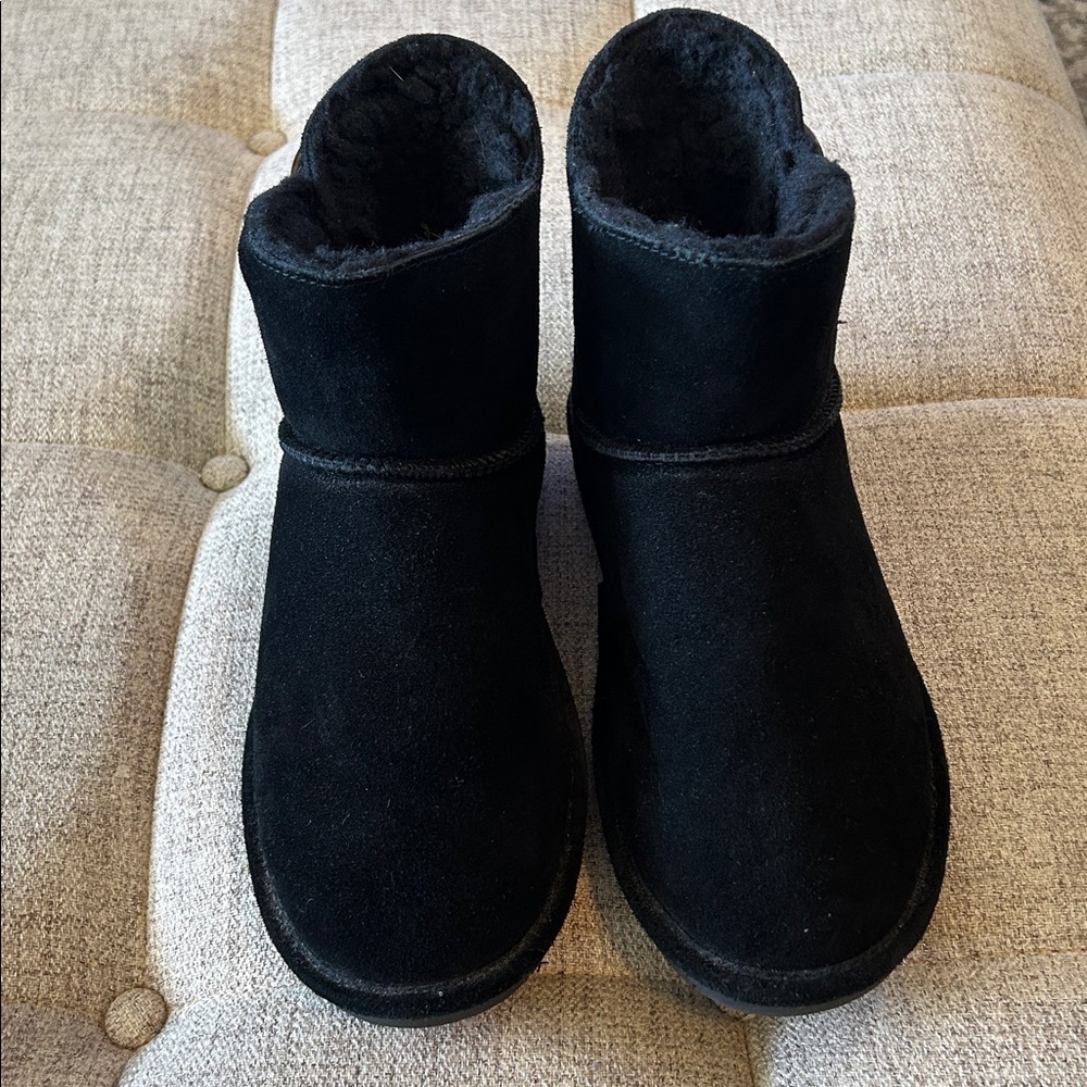 BEAR PAWS WOMENS BUTTON FLAT BLACK SUEDE UPPER ROSY SNOW BOOTIES SZ 10